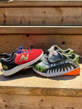 Toddler Boys Sz 10 New Balance Red and Jurassic park Kids' Sneaker Bundle